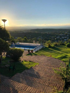 CASA CON VISTA A LAS SIERRAS